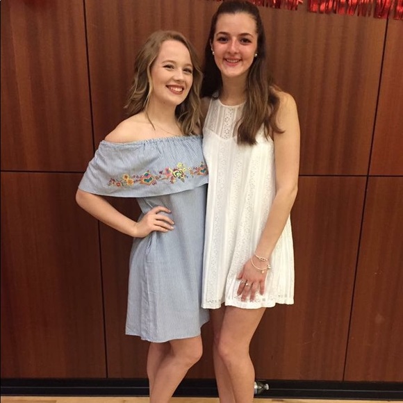 Striped Off the shoulder dress - Picture 1 of 5